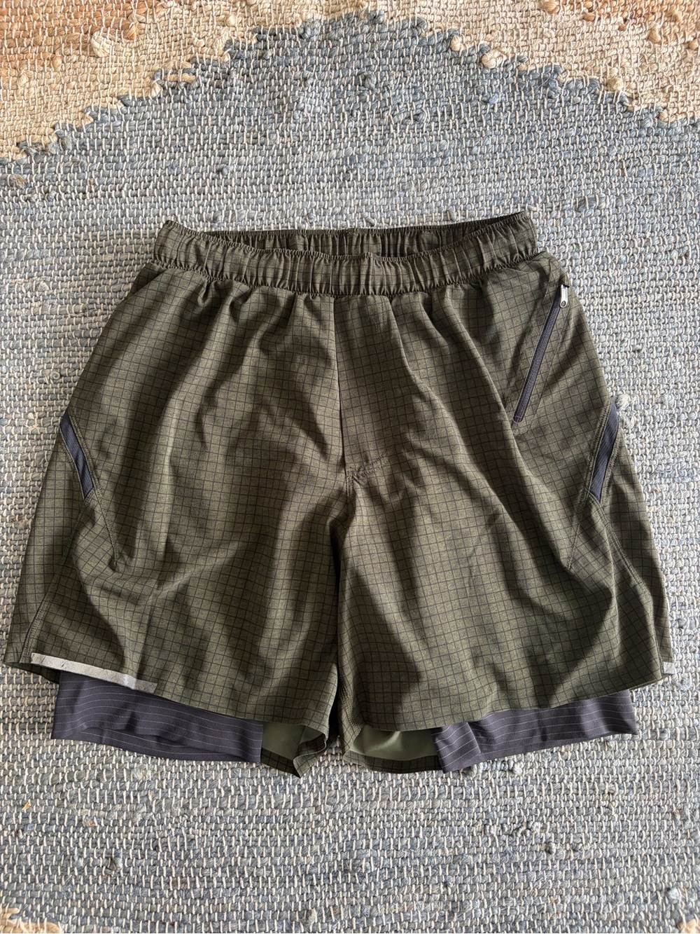 Lululemon Pace Breaker Lined Running Shorts Men’s Size S Olive Grid Print
